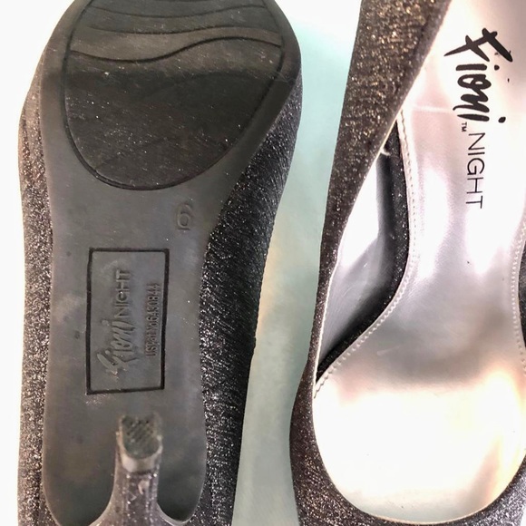 Excellent Condition Fioni Night High Heel 4” US6 - Picture 3 of 4